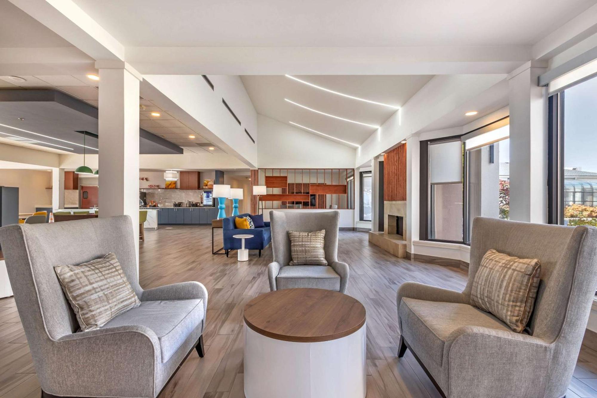 Comfort Inn & Suites Arlington Heights - Buffalo Grove Экстерьер фото