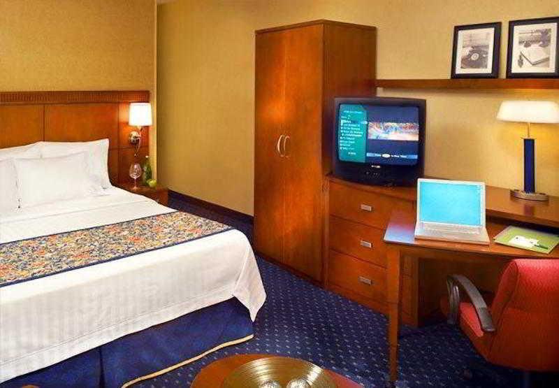 Comfort Inn & Suites Arlington Heights - Buffalo Grove Номер фото